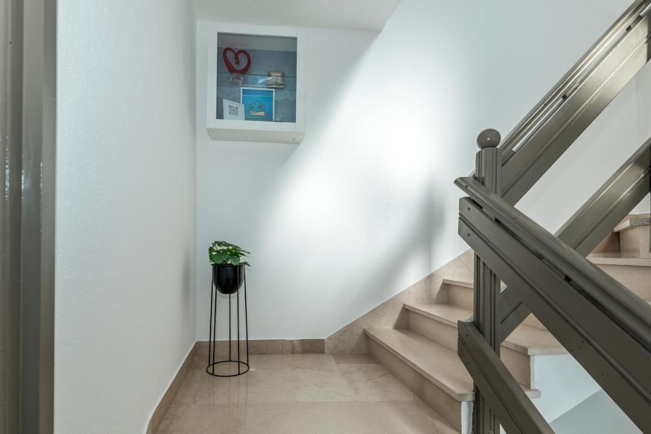 Apartment And Rooms Dalmatiko Βόντιτσε Εξωτερικό φωτογραφία