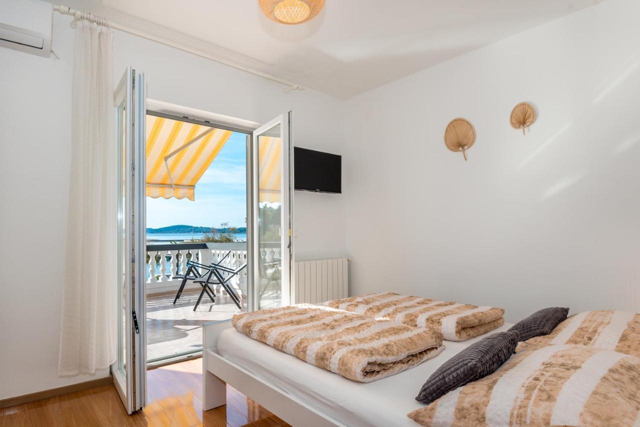 Apartment And Rooms Dalmatiko Βόντιτσε Εξωτερικό φωτογραφία