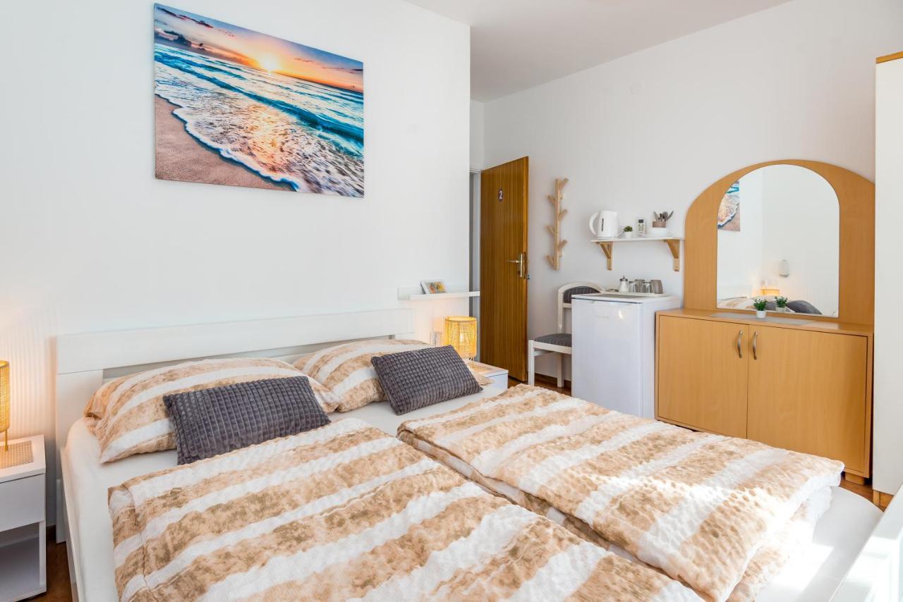Apartment And Rooms Dalmatiko Βόντιτσε Εξωτερικό φωτογραφία